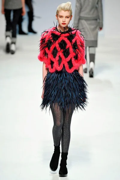 Look 24